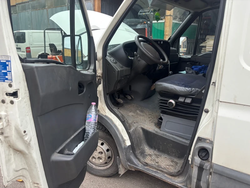 Iveco Daily, снимка 8 - Бусове и автобуси - 52702001