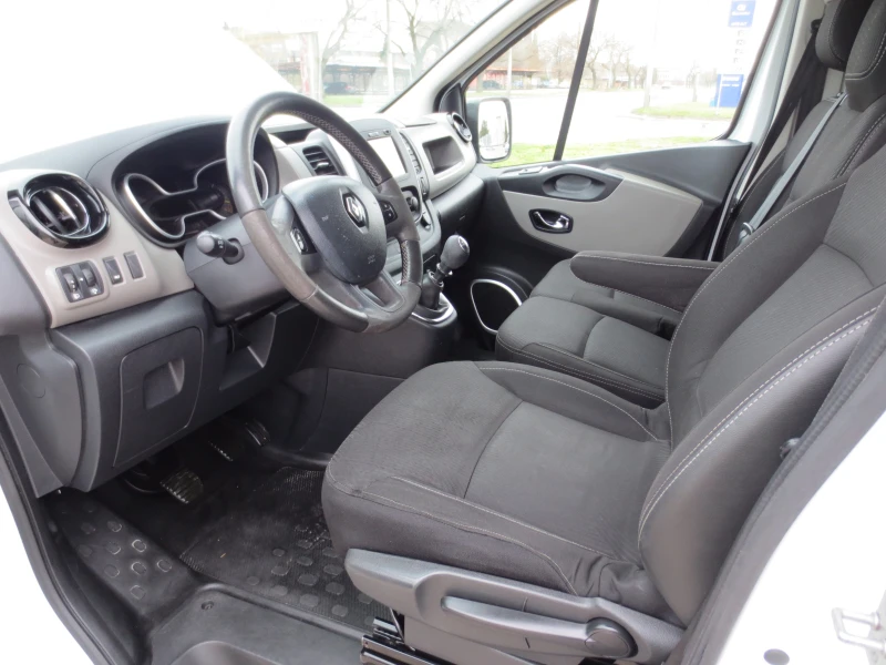 Renault Trafic 1.6 DCI, снимка 9 - Бусове и автобуси - 53292866
