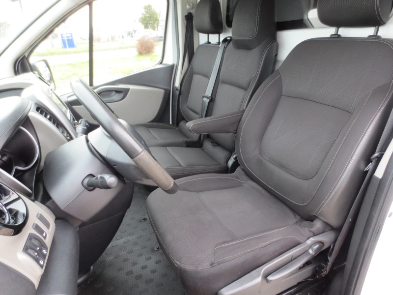 Renault Trafic 1.6 DCI, снимка 10 - Бусове и автобуси - 53292866