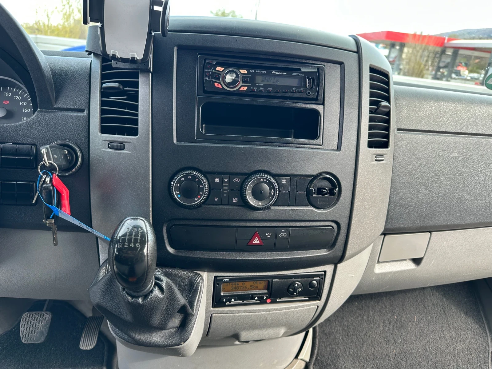 VW Crafter 2.5 D ДВОЙНА ГУМА - изображение 9