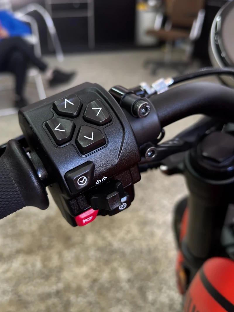 Triumph Trident, снимка 9 - Мотоциклети и мототехника - 52046944