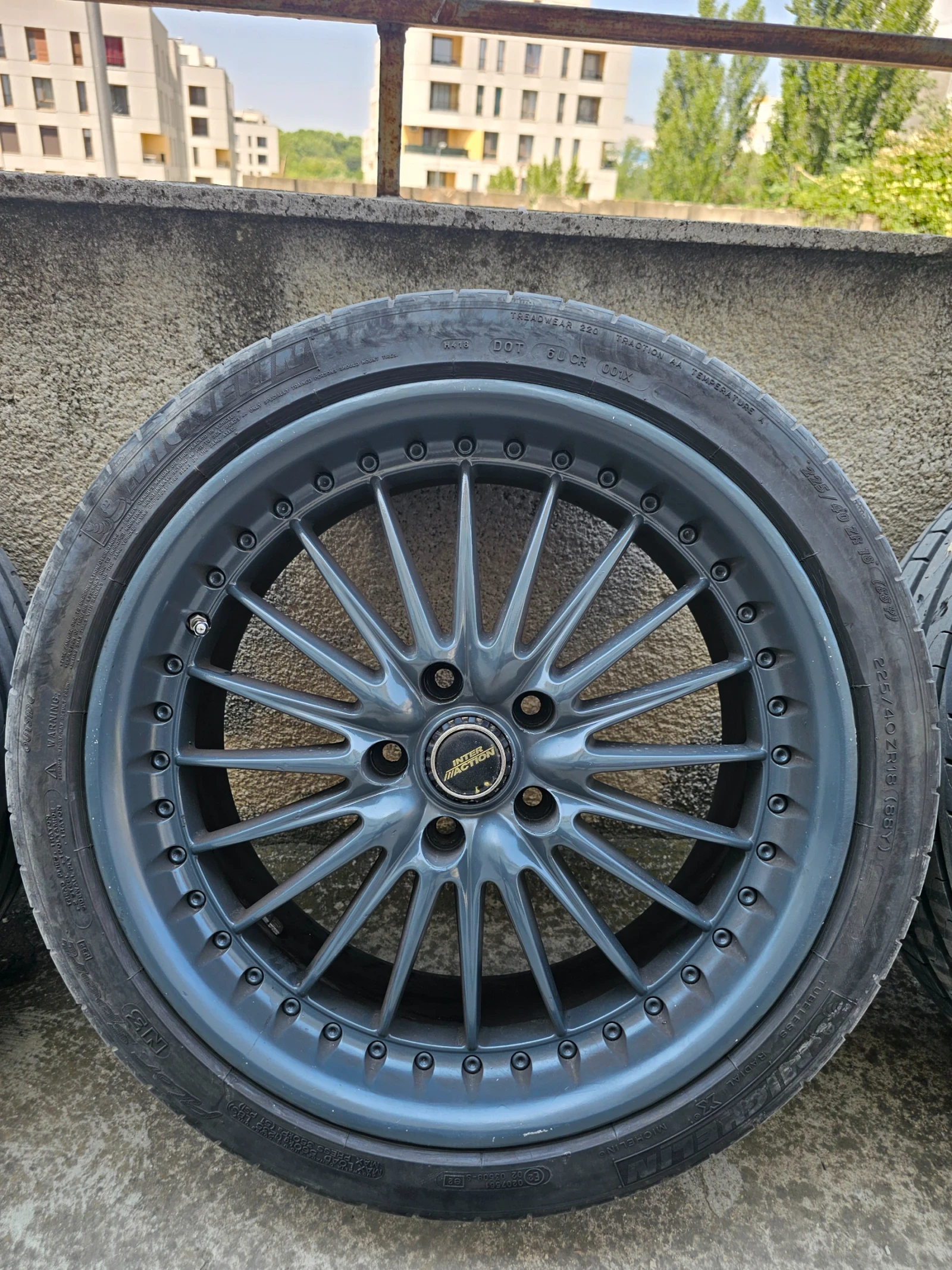    235/40R18  VW | Mobile.bg   5