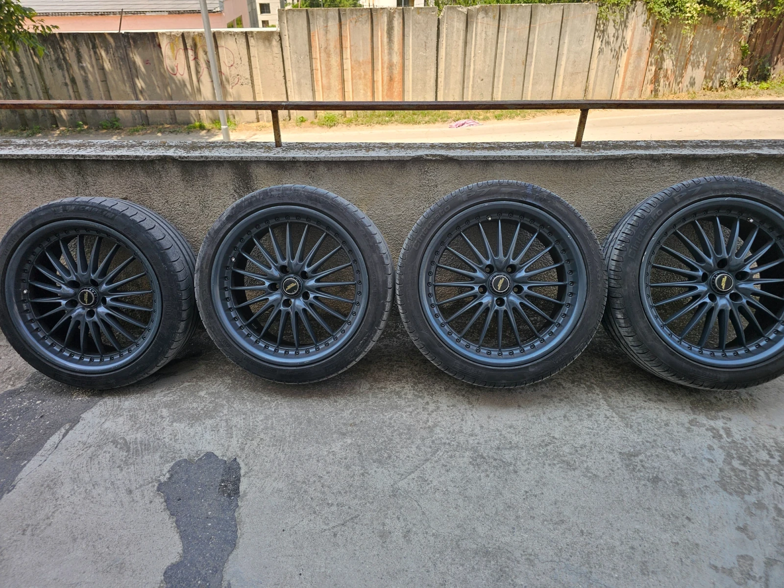    235/40R18  VW | Mobile.bg   4