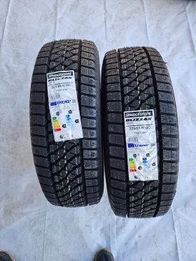 Гуми Зимни 225/65R16, снимка 1 - Гуми и джанти - 47957371