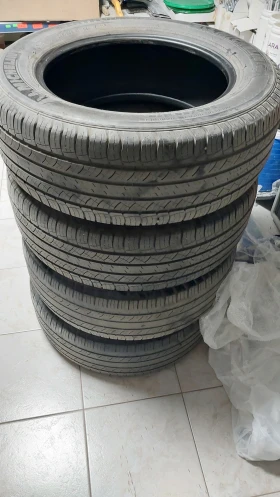 Гуми Всесезонни 245/60R18, снимка 1 - Гуми и джанти - 48175742