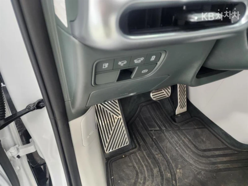 Hyundai IONIQ 9 EV AWD ЛИЗИНГ БЕЗ ПЪРВ.ВН, снимка 10 - Автомобили и джипове - 52773555