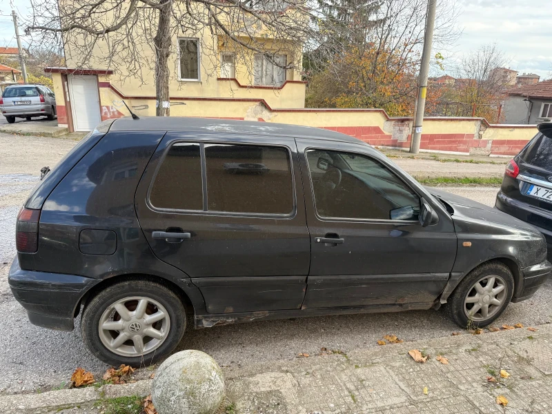 VW Golf, снимка 3 - Автомобили и джипове - 52512374