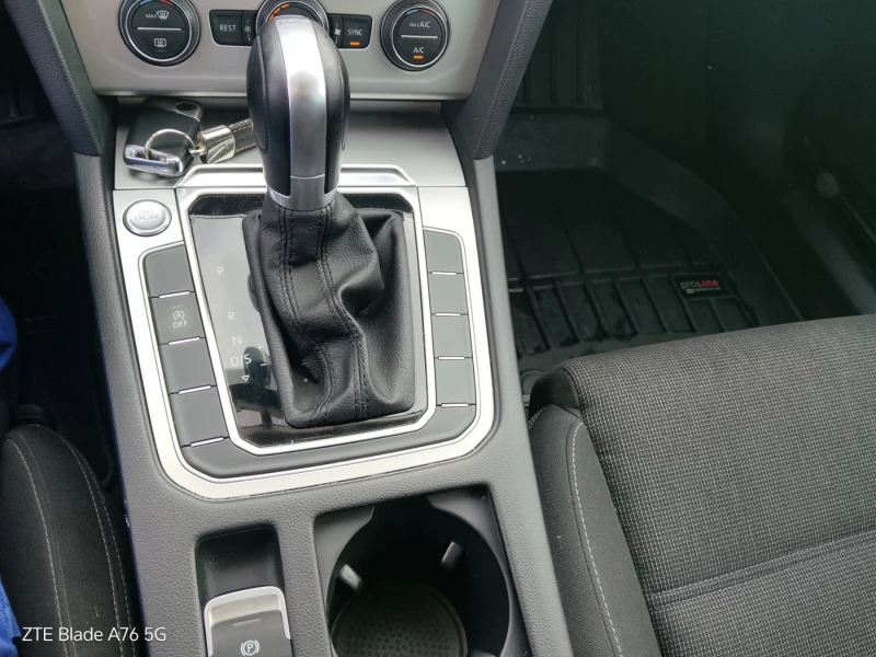 VW Passat 2.0 TDI, снимка 13 - Автомобили и джипове - 52671272