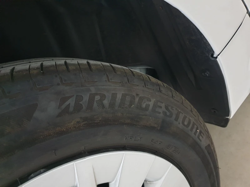 Toyota Yaris 2023/8200 км , снимка 10 - Автомобили и джипове - 52727979