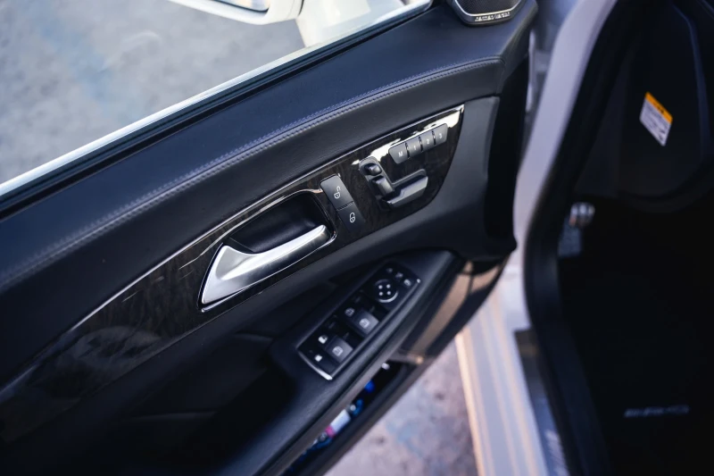 Mercedes-Benz CLS 63 AMG ЯПОНСКИ ВНОС-Performance Package - 557HP + БАРТЕР, снимка 12 - Автомобили и джипове - 52951376
