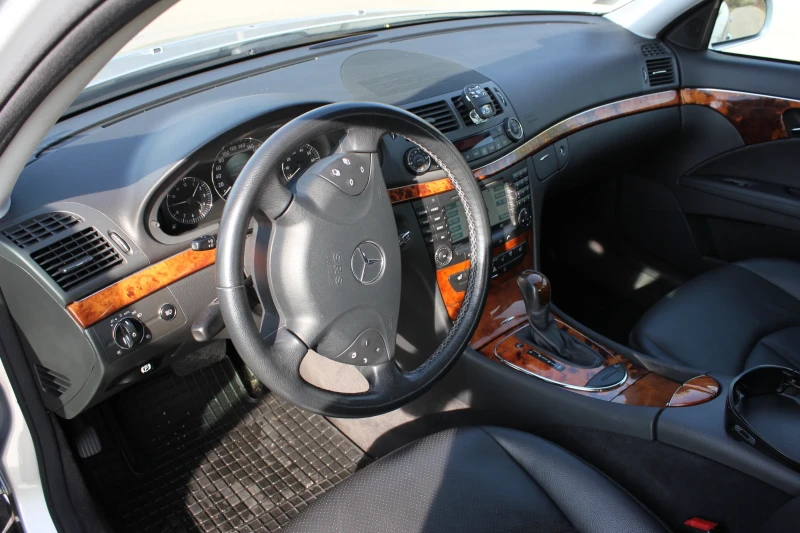 Mercedes-Benz E 280 4 matic, снимка 14 - Автомобили и джипове - 53090973