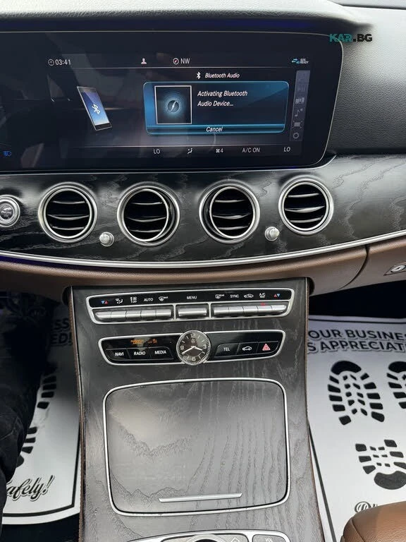 Mercedes-Benz E 450 4MATIC * Sedan * АвтоКредит * (ЦЕНА ДО БГ), снимка 13 - Автомобили и джипове - 56086635