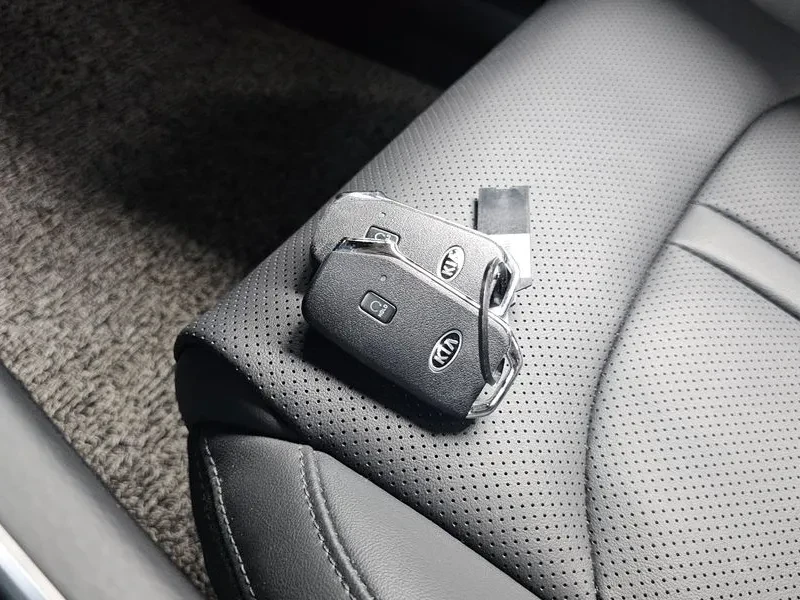 Kia K5 2.0/NOBLESSE/ПОДГРЕВИ/ОБДУХВАНЕ/360 КАМЕРИ/КАТОНОВ, снимка 14 - Автомобили и джипове - 56652381