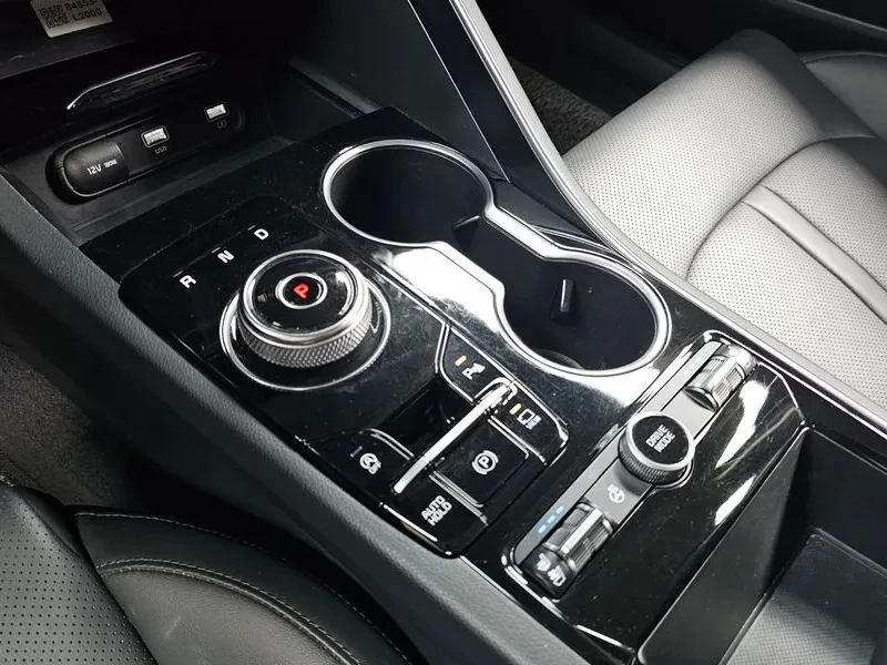 Kia K5 2.0/NOBLESSE/ПОДГРЕВИ/ОБДУХВАНЕ/360 КАМЕРИ/КАТОНОВ, снимка 8 - Автомобили и джипове - 56652381