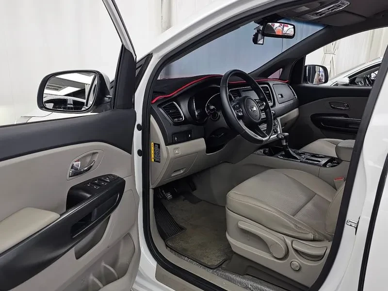 Kia Carnival 9-Seater Luxury, снимка 10 - Автомобили и джипове - 56725972