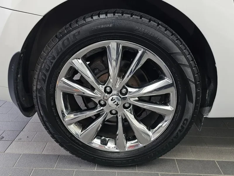 Kia Carnival 9-Seater Luxury, снимка 5 - Автомобили и джипове - 56725972