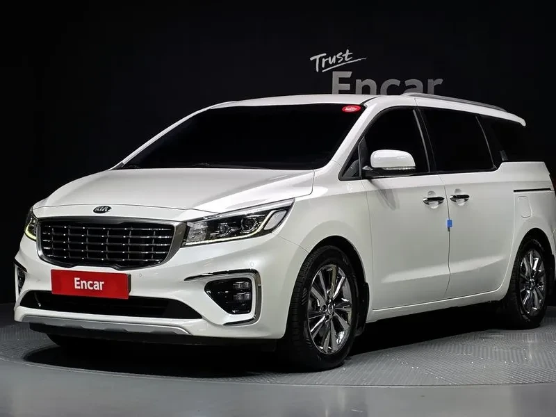 Kia Carnival 9-Seater Luxury