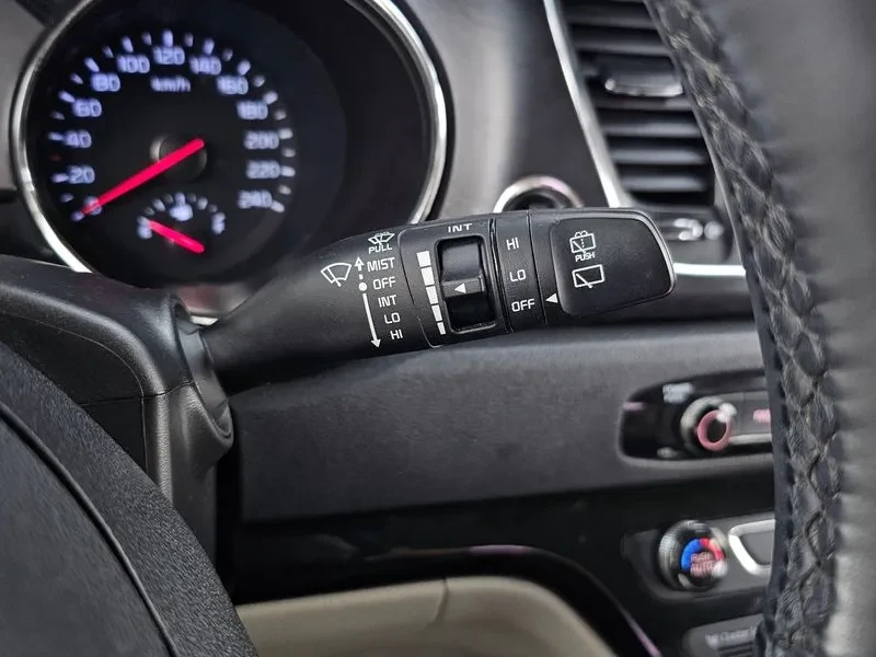 Kia Carnival 9-Seater Luxury, снимка 15 - Автомобили и джипове - 56725972