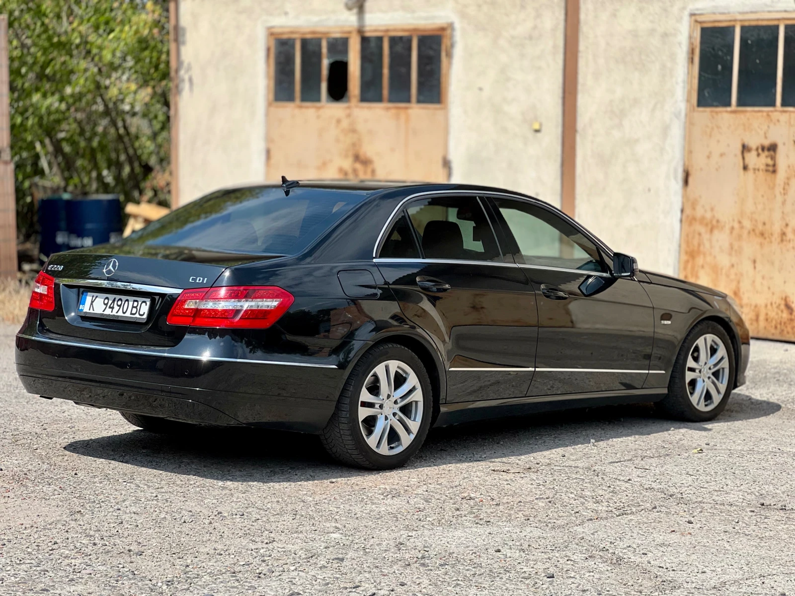 Mercedes-Benz E 220  - изображение 5