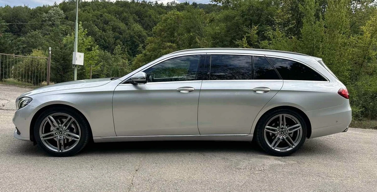 Mercedes-Benz E 220 4 MATIC - изображение 5