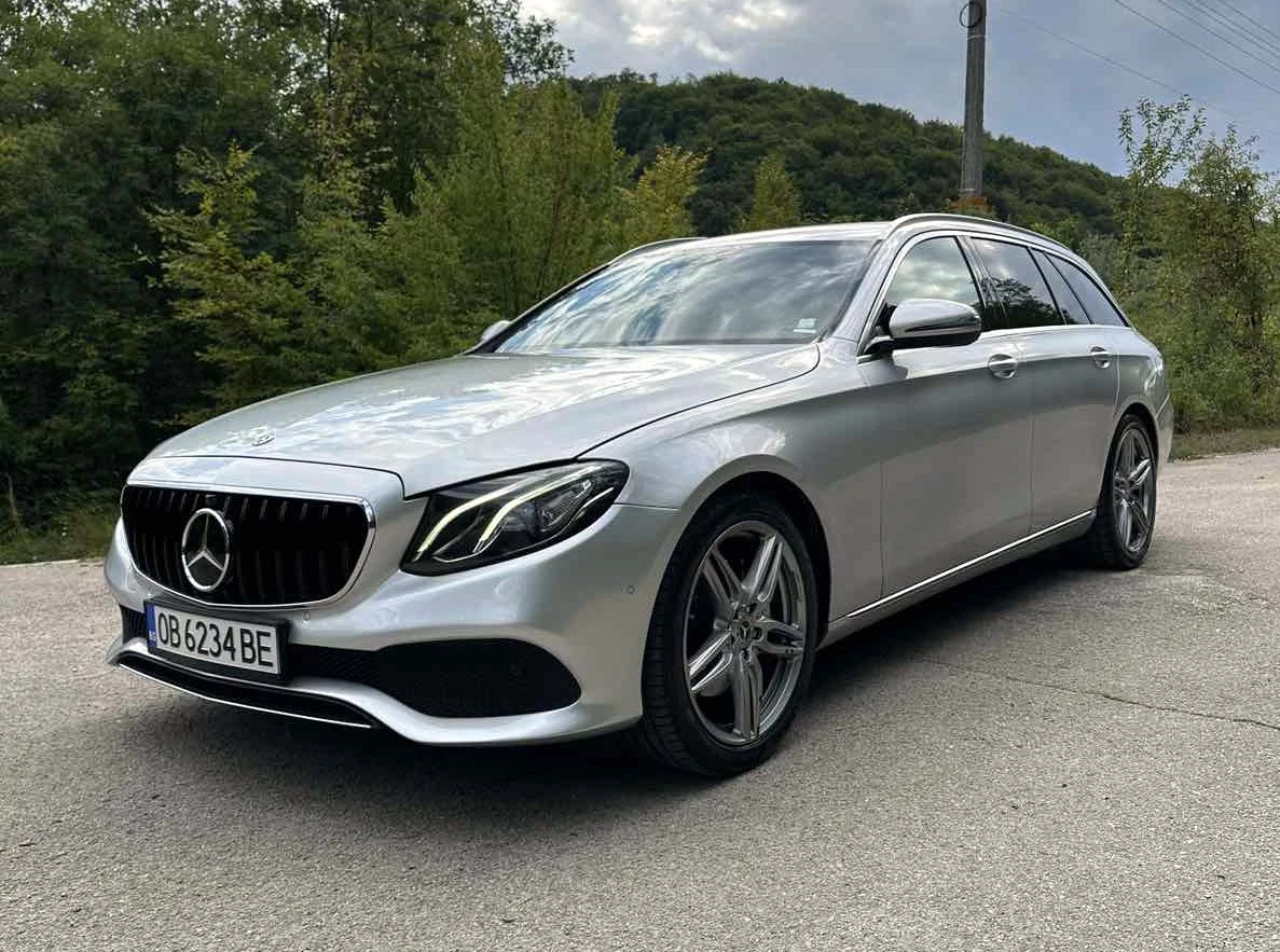 Mercedes-Benz E 220 4 MATIC - изображение 3