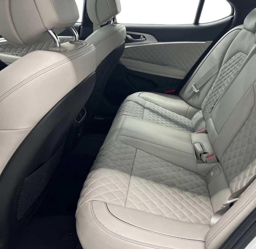 Genesis G70, снимка 8 - Автомобили и джипове - 54205224