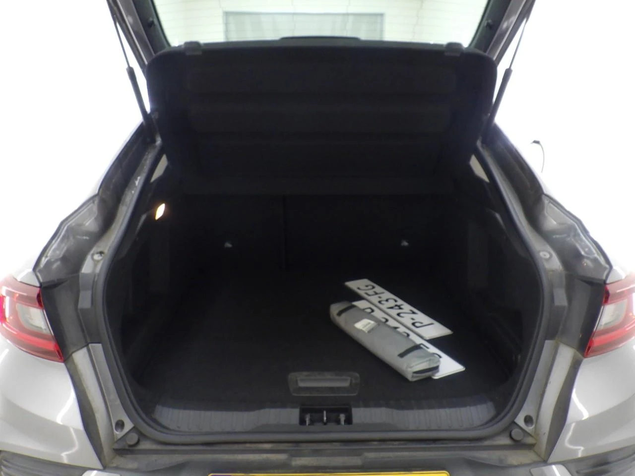 Renault Arkana  Petrol / Mild hybrid (MHEV), снимка 7 - Автомобили и джипове - 54218143