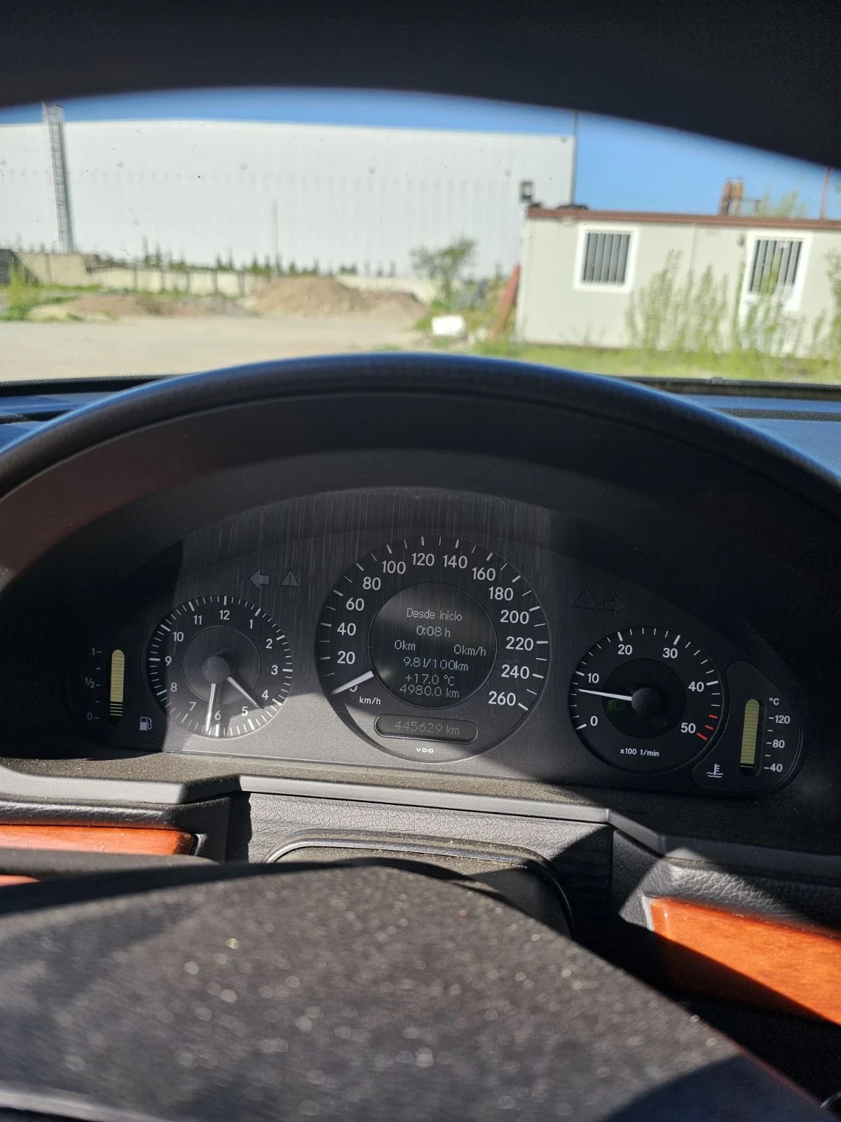 Mercedes-Benz E 220, снимка 8 - Автомобили и джипове - 54333906