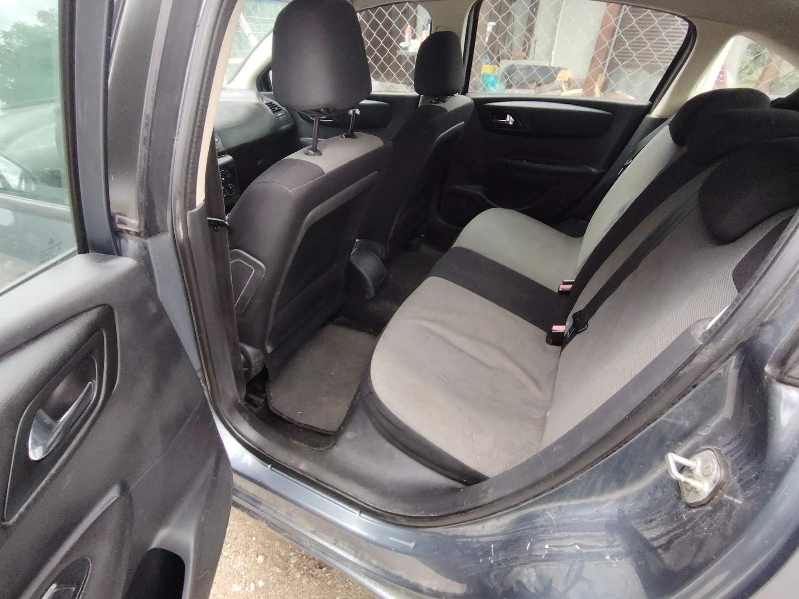 Citroen C4 1.4, снимка 3 - Автомобили и джипове - 54658249