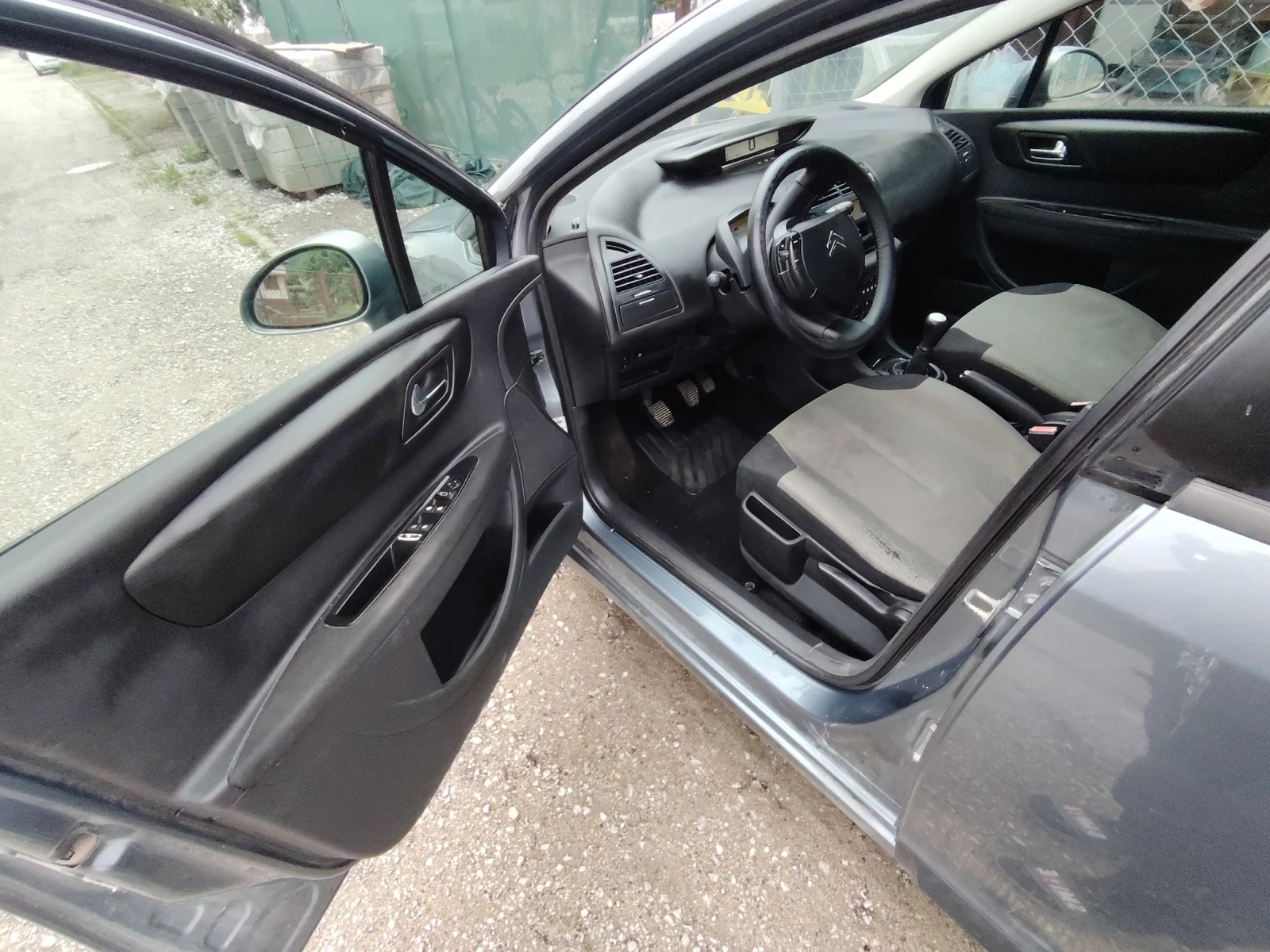 Citroen C4 1.4, снимка 6 - Автомобили и джипове - 54658249