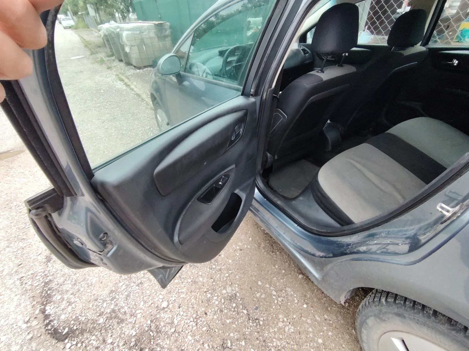 Citroen C4 1.4, снимка 5 - Автомобили и джипове - 54658249