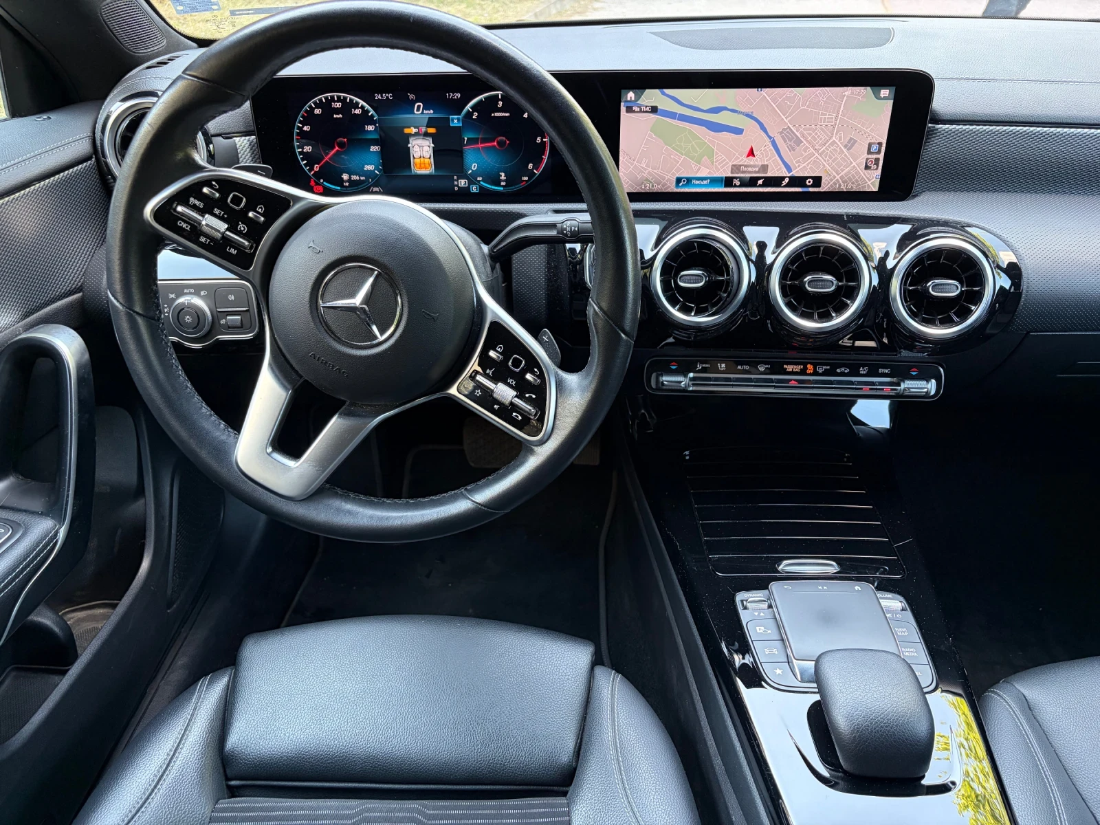 Mercedes-Benz CLA, снимка 9 - Автомобили и джипове - 54673832