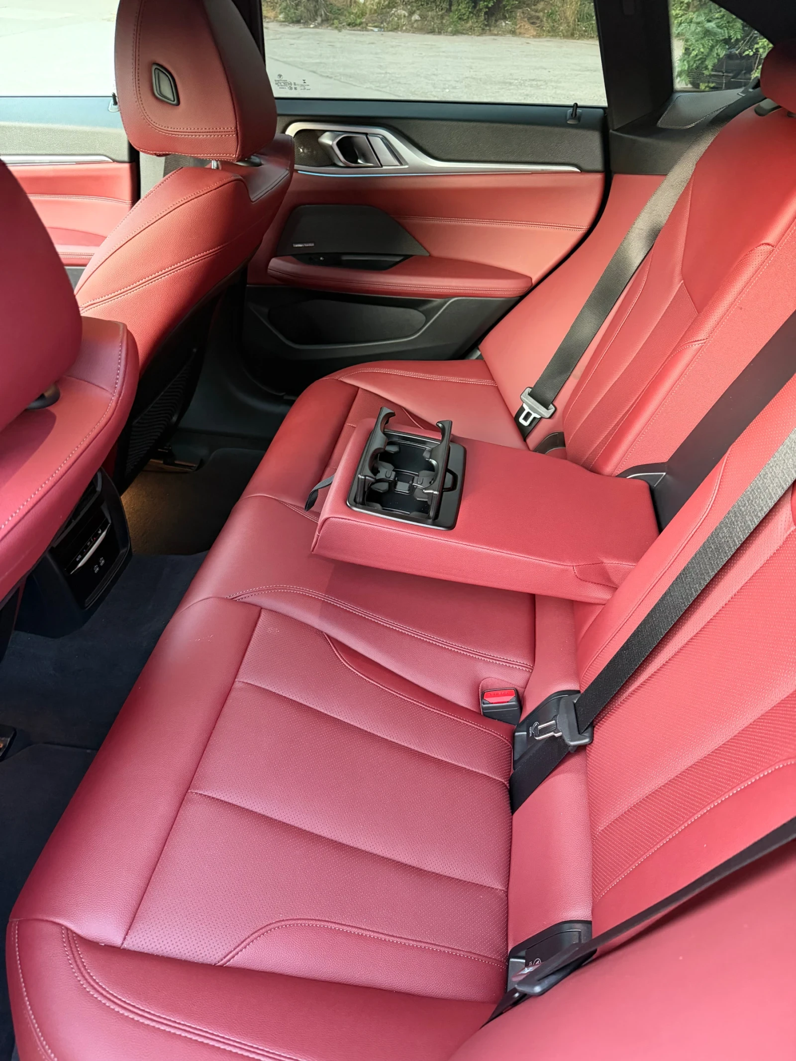 BMW i4 E40 eDrive, снимка 10 - Автомобили и джипове - 55038195