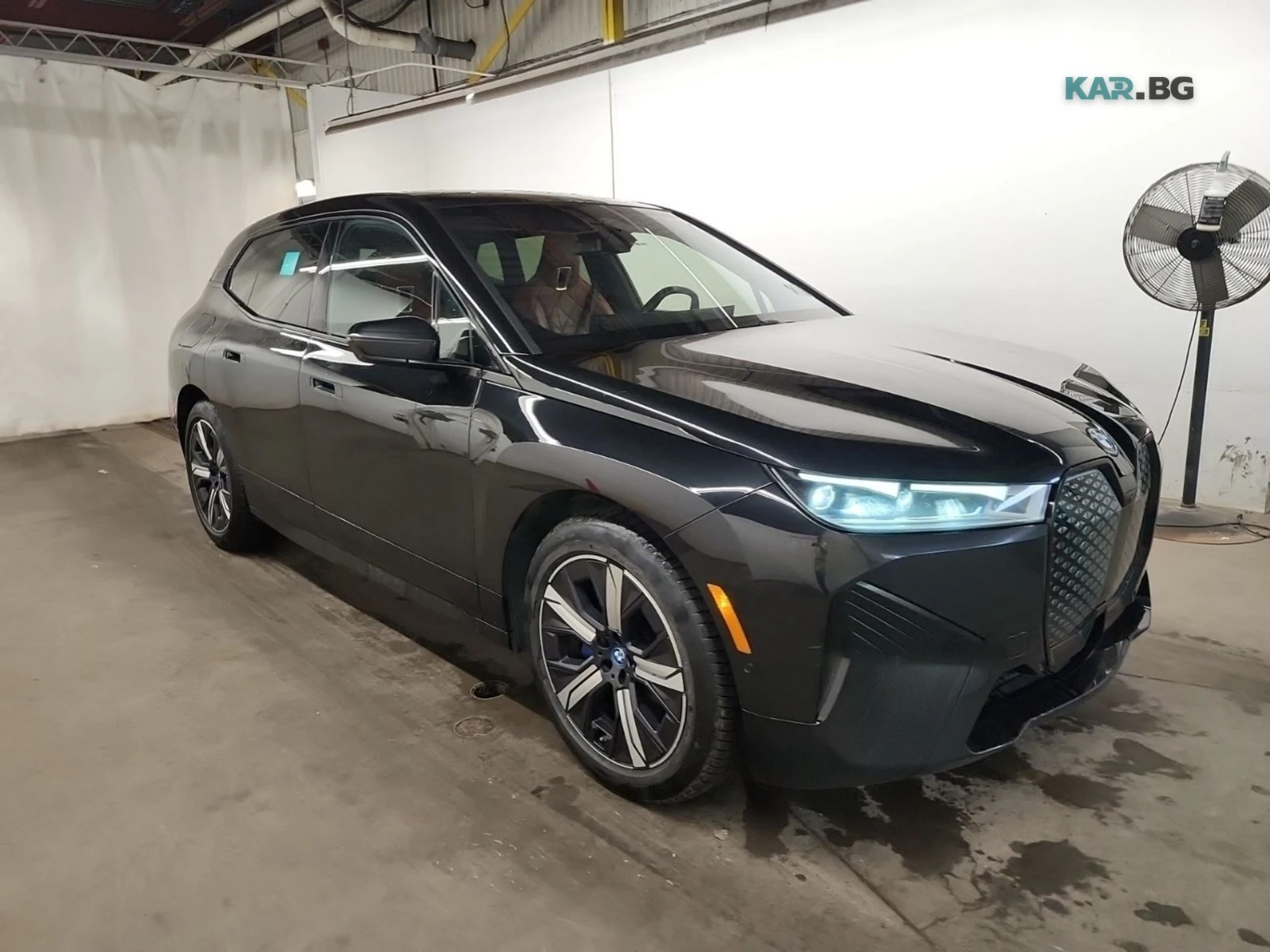 BMW iX xDrive40 * AвтоКредит * (ЦЕНА ДО БГ), снимка 2 - Автомобили и джипове - 55115927
