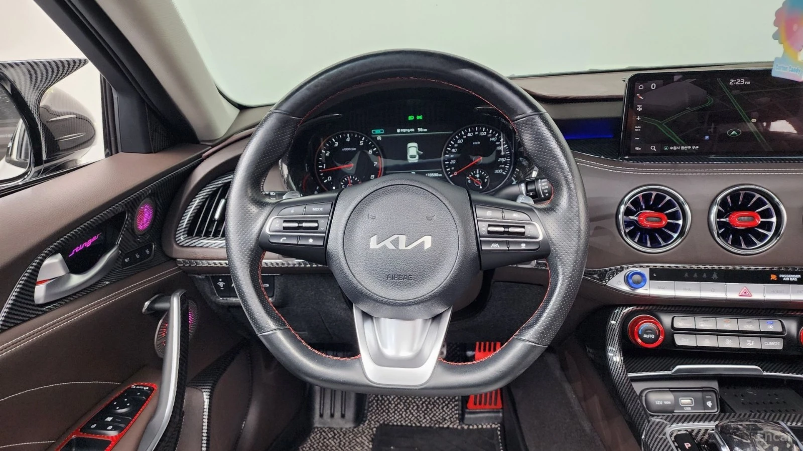 Kia Stinger MASTER* 360 КАМЕРА* ОБДУХВАНЕ* ПОДГРЕВ* HEADUP, снимка 13 - Автомобили и джипове - 55524470