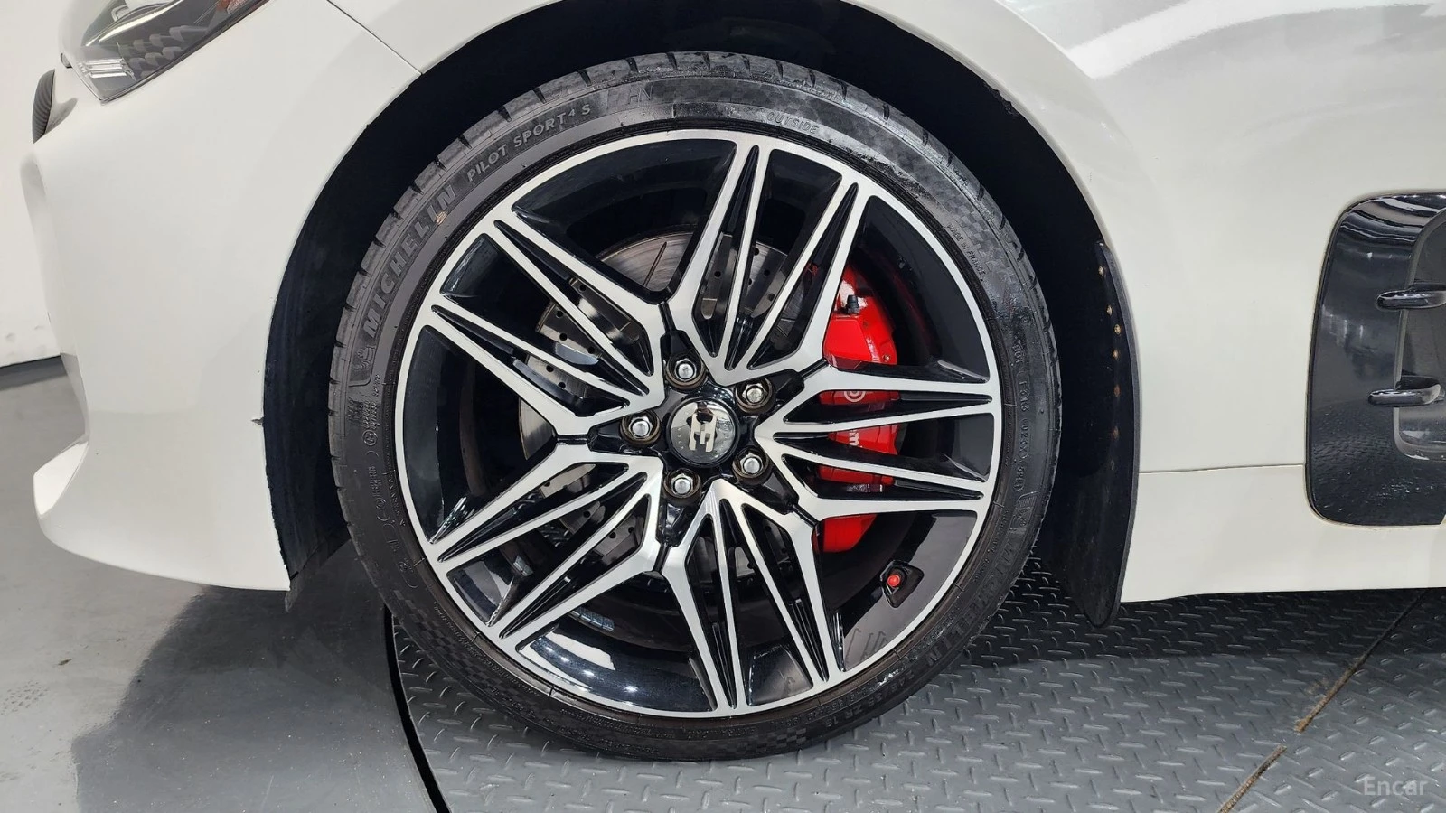 Kia Stinger MASTER* 360 КАМЕРА* ОБДУХВАНЕ* ПОДГРЕВ* HEADUP, снимка 5 - Автомобили и джипове - 55524470