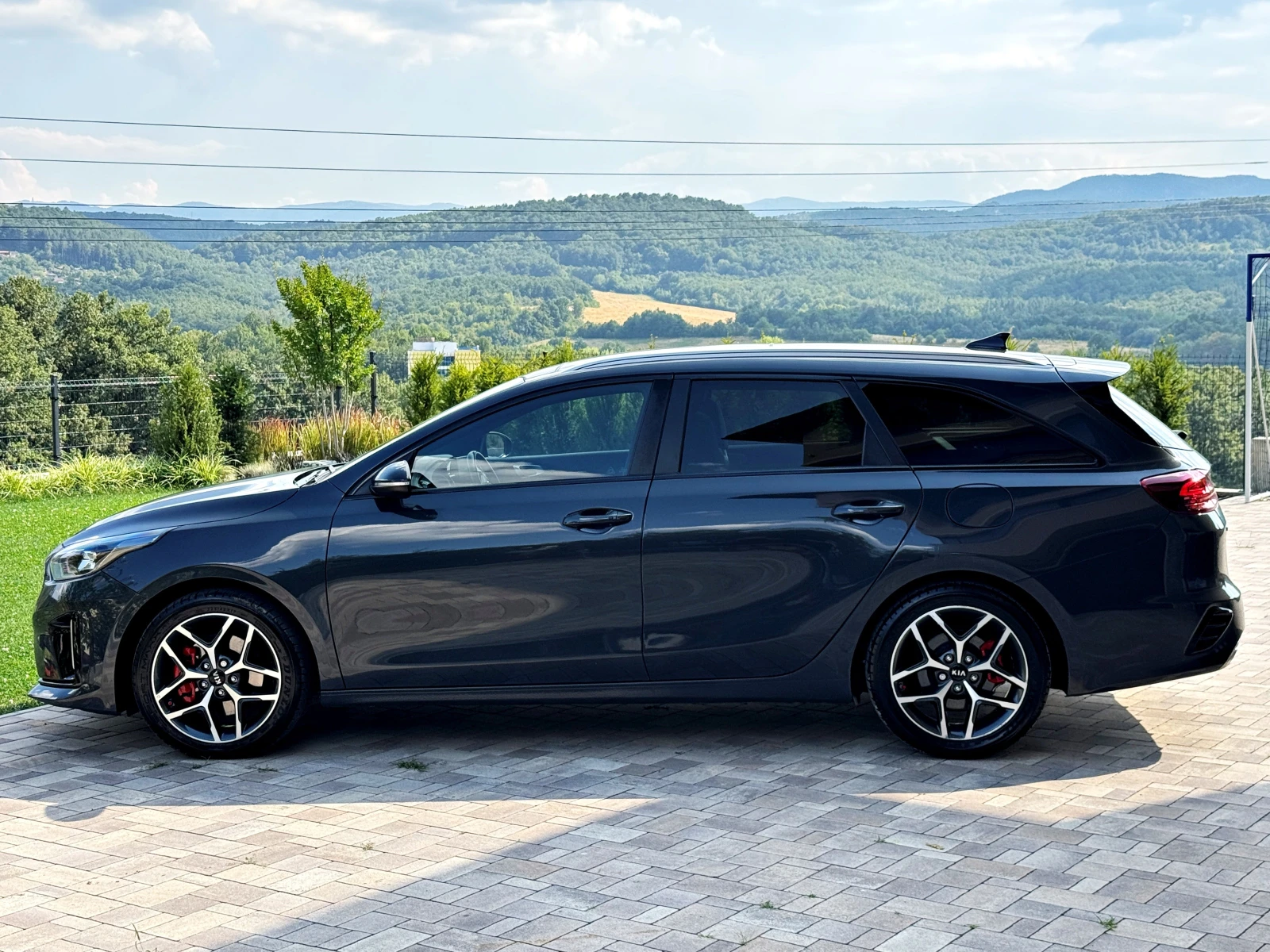 Kia Ceed 1.6CRDi GT-Line Nardo/Navi/Panorama/Full, снимка 8 - Автомобили и джипове - 55646738