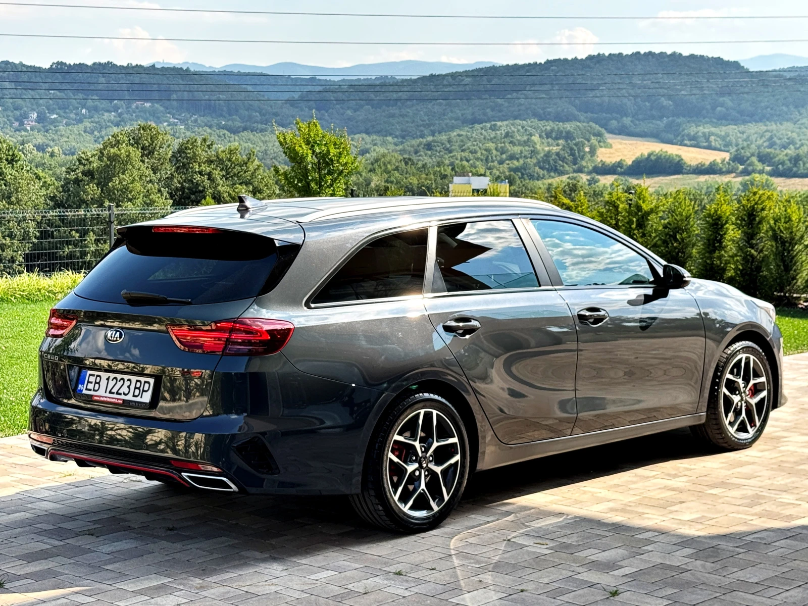 Kia Ceed 1.6CRDi GT-Line Nardo/Navi/Panorama/Full, снимка 5 - Автомобили и джипове - 55646738