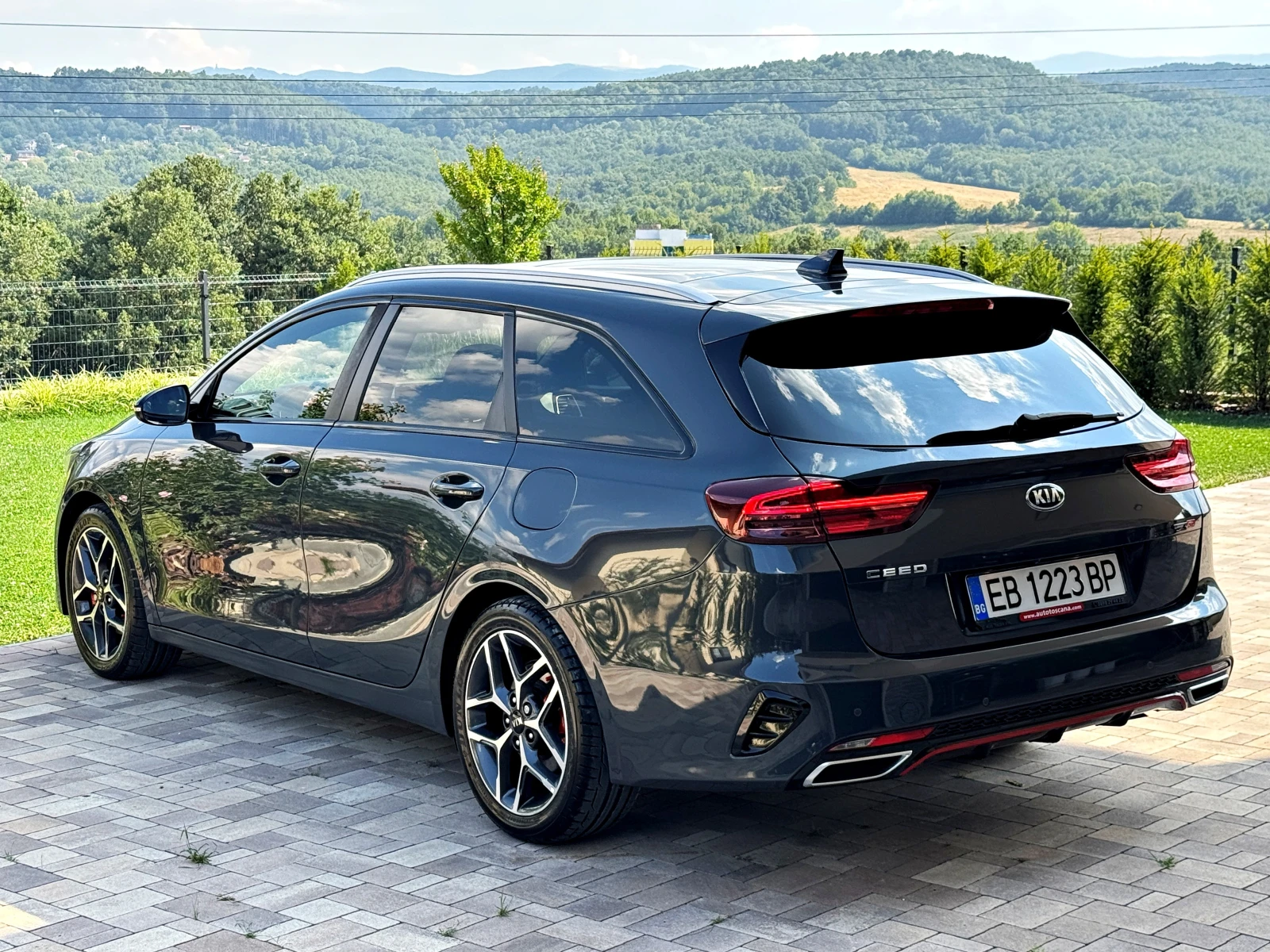 Kia Ceed 1.6CRDi GT-Line Nardo/Navi/Panorama/Full, снимка 7 - Автомобили и джипове - 55646738