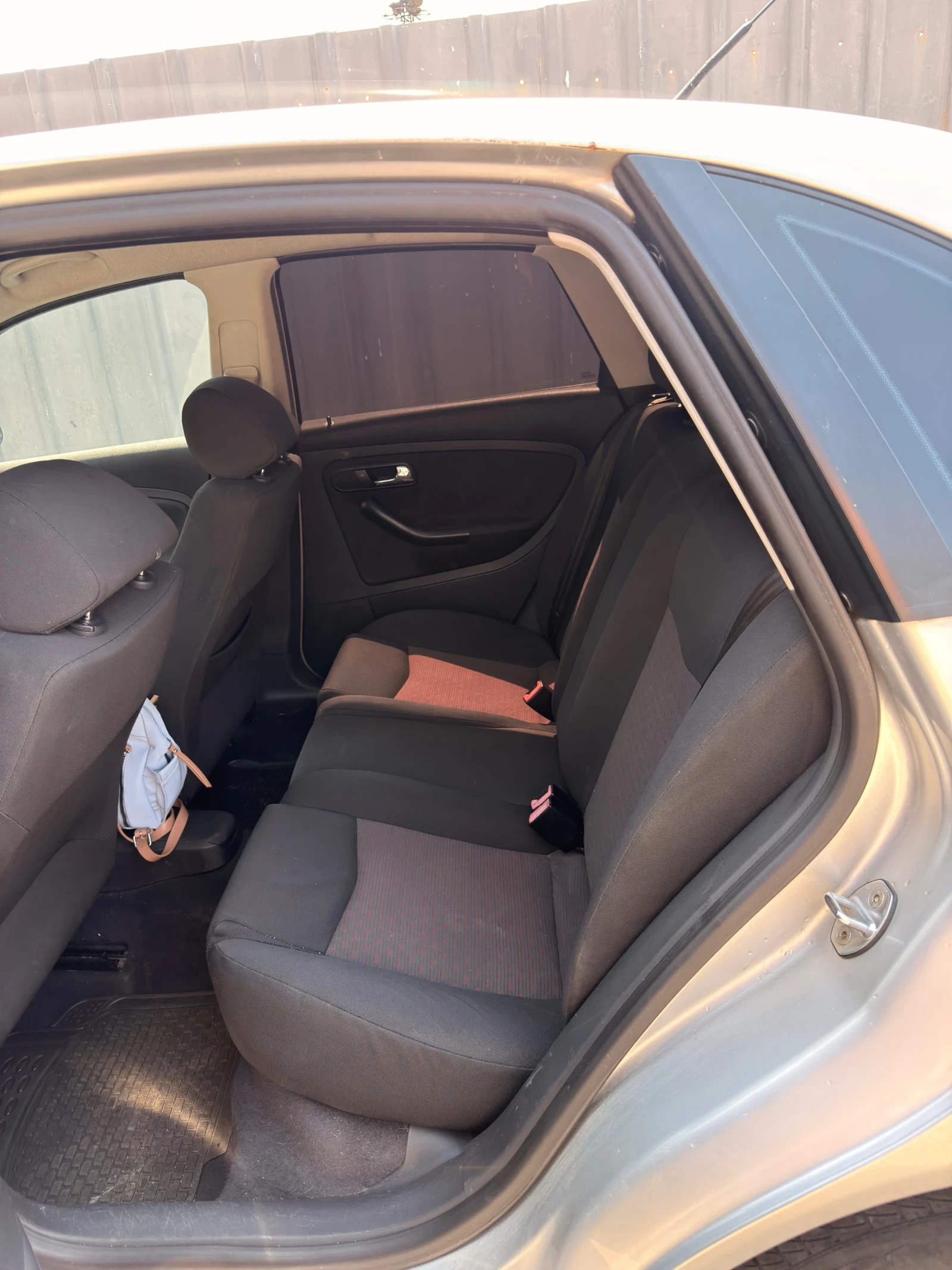 Seat Cordoba 1.9 tdi, снимка 8 - Автомобили и джипове - 55772136