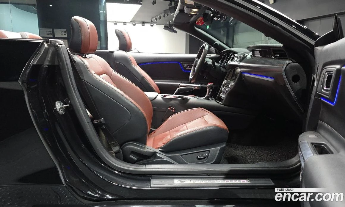 Ford Mustang Convertible, снимка 15 - Автомобили и джипове - 56121960