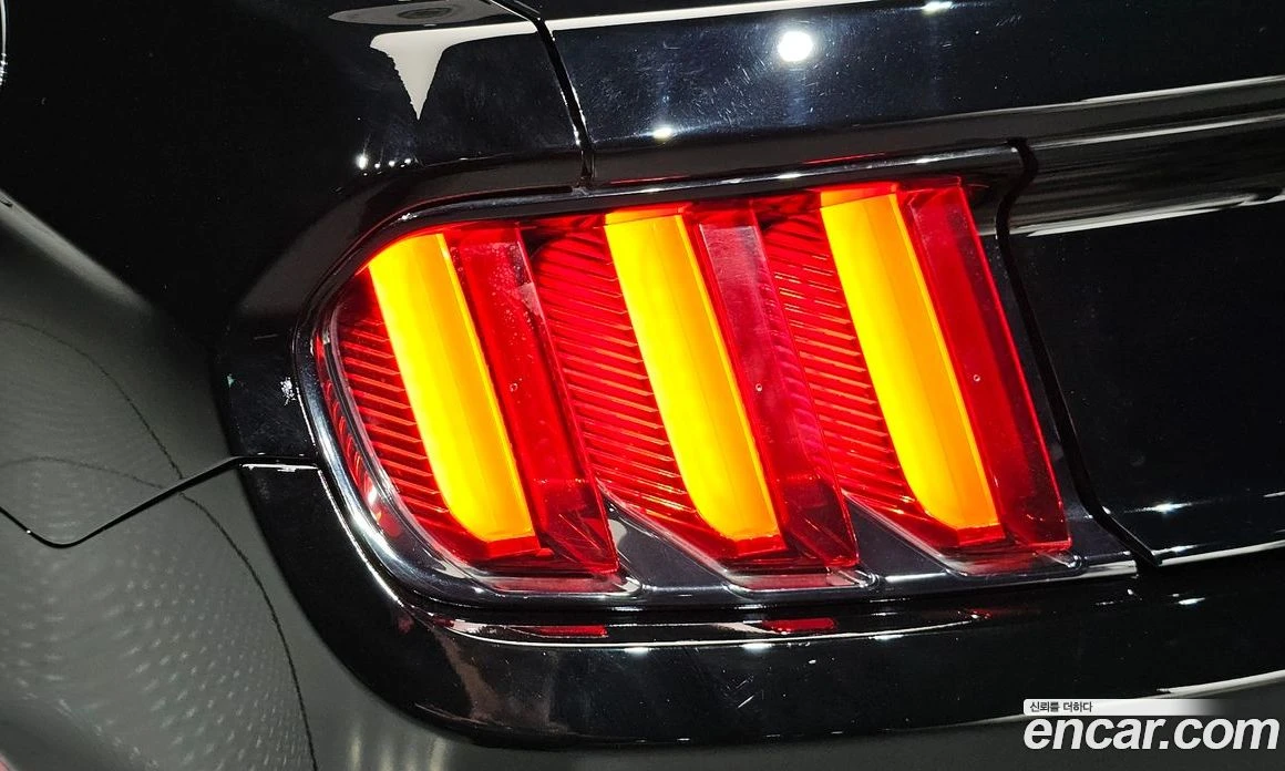 Ford Mustang Convertible, снимка 8 - Автомобили и джипове - 56121960