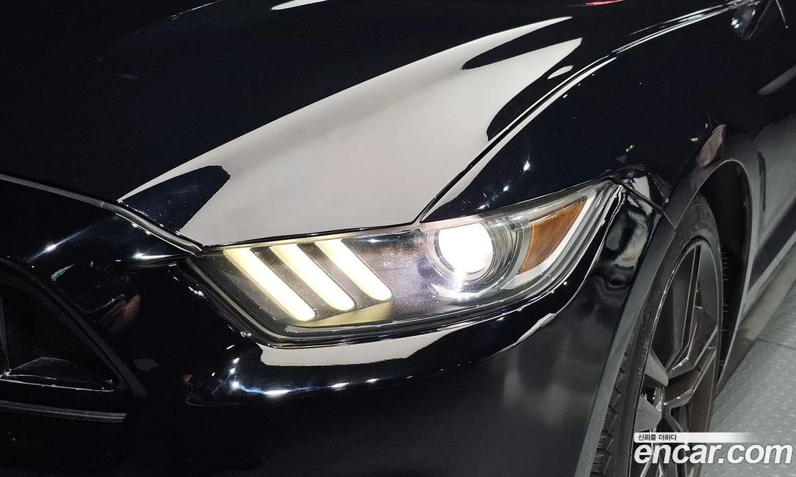 Ford Mustang Convertible, снимка 7 - Автомобили и джипове - 56121960