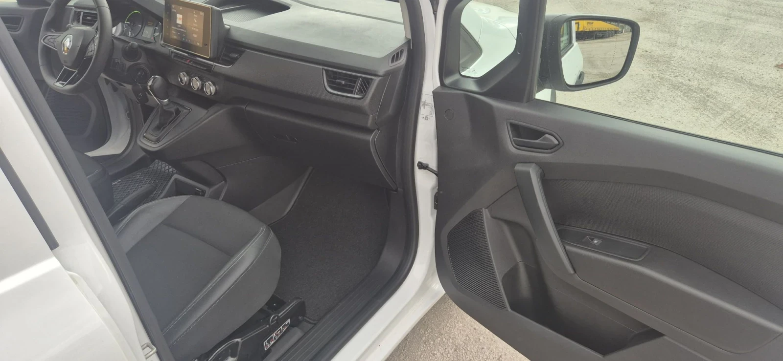 Renault Kangoo, снимка 8 - Автомобили и джипове - 56269953