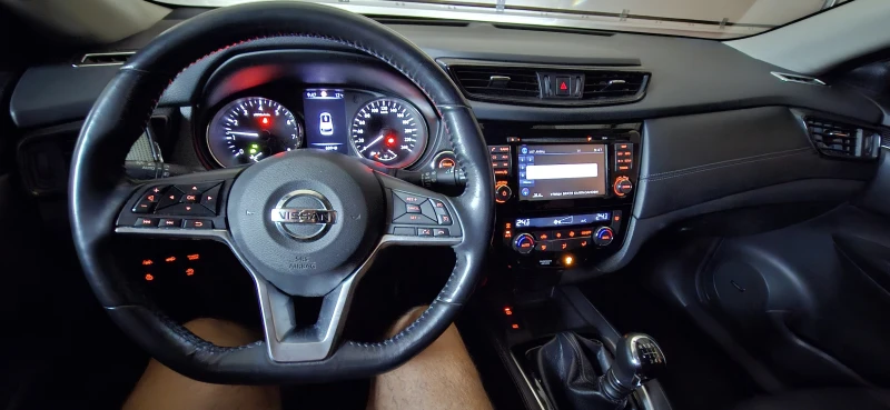 Nissan X-trail Tekna, снимка 8 - Автомобили и джипове - 51929641