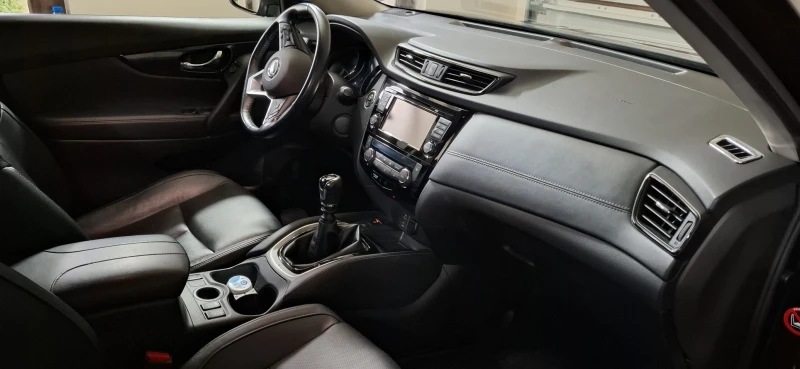 Nissan X-trail Tekna, снимка 3 - Автомобили и джипове - 51929641