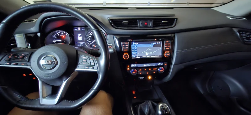 Nissan X-trail Tekna, снимка 10 - Автомобили и джипове - 51929641