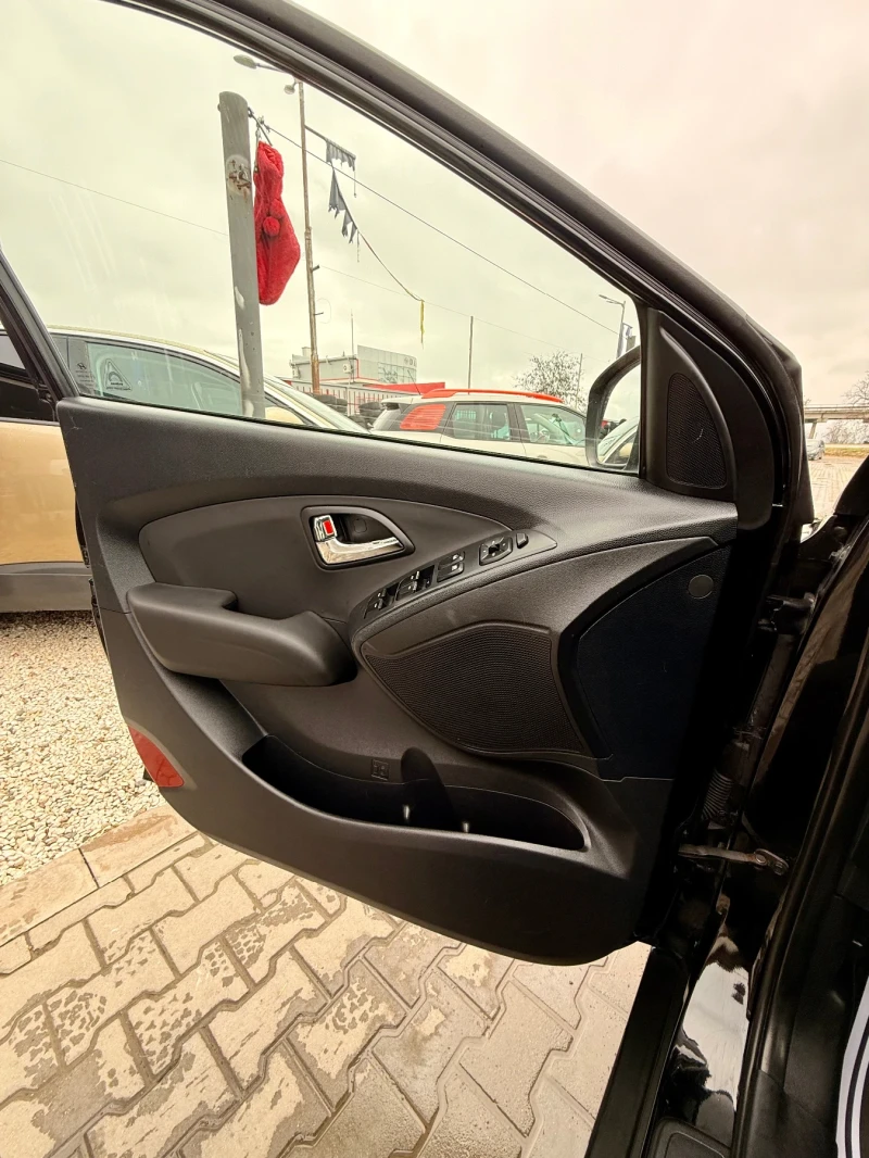 Hyundai IX35 BRC* Нов внос* Топ* 6скорости* Реален* Бартер* , снимка 15 - Автомобили и джипове - 52886656