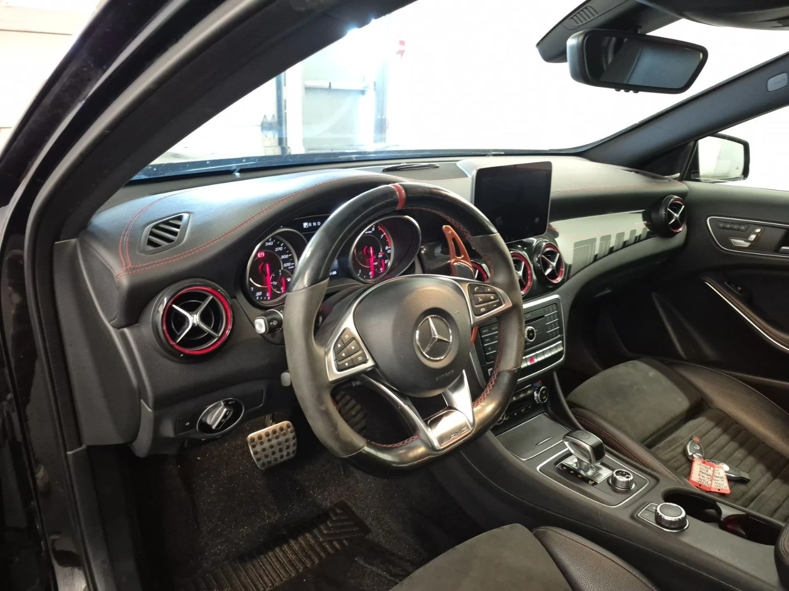 Mercedes-Benz GLA 45 AMG 4MATIC С РЕГИСТРАЦИЯ & АВТО КРЕДИТ  - изображение 9