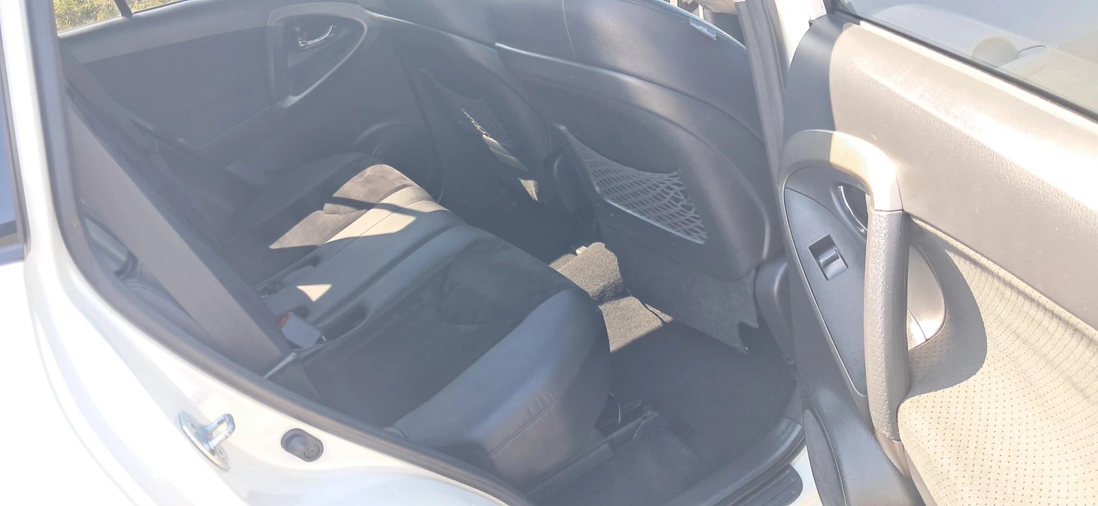 Toyota Rav4 2.2D4D, снимка 10 - Автомобили и джипове - 53870504